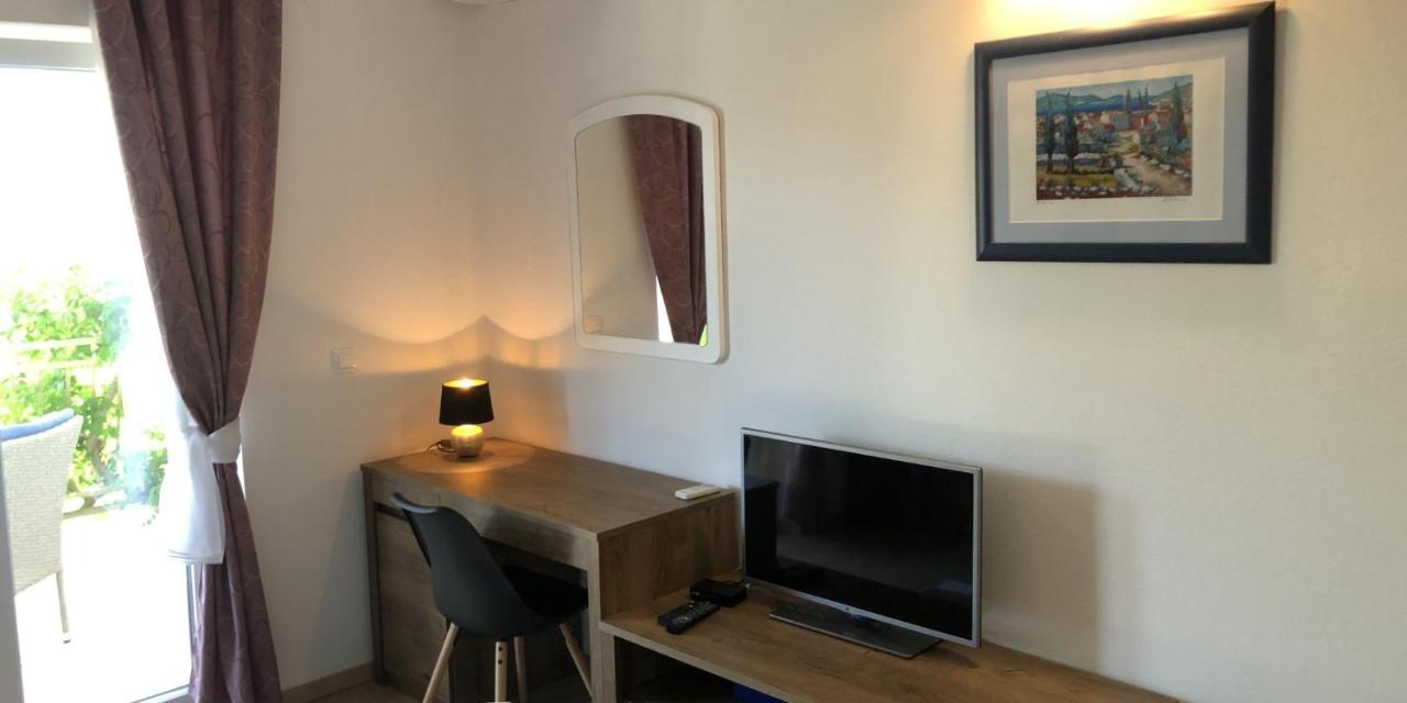 Apartments Grgic Zrnovo Exterior photo