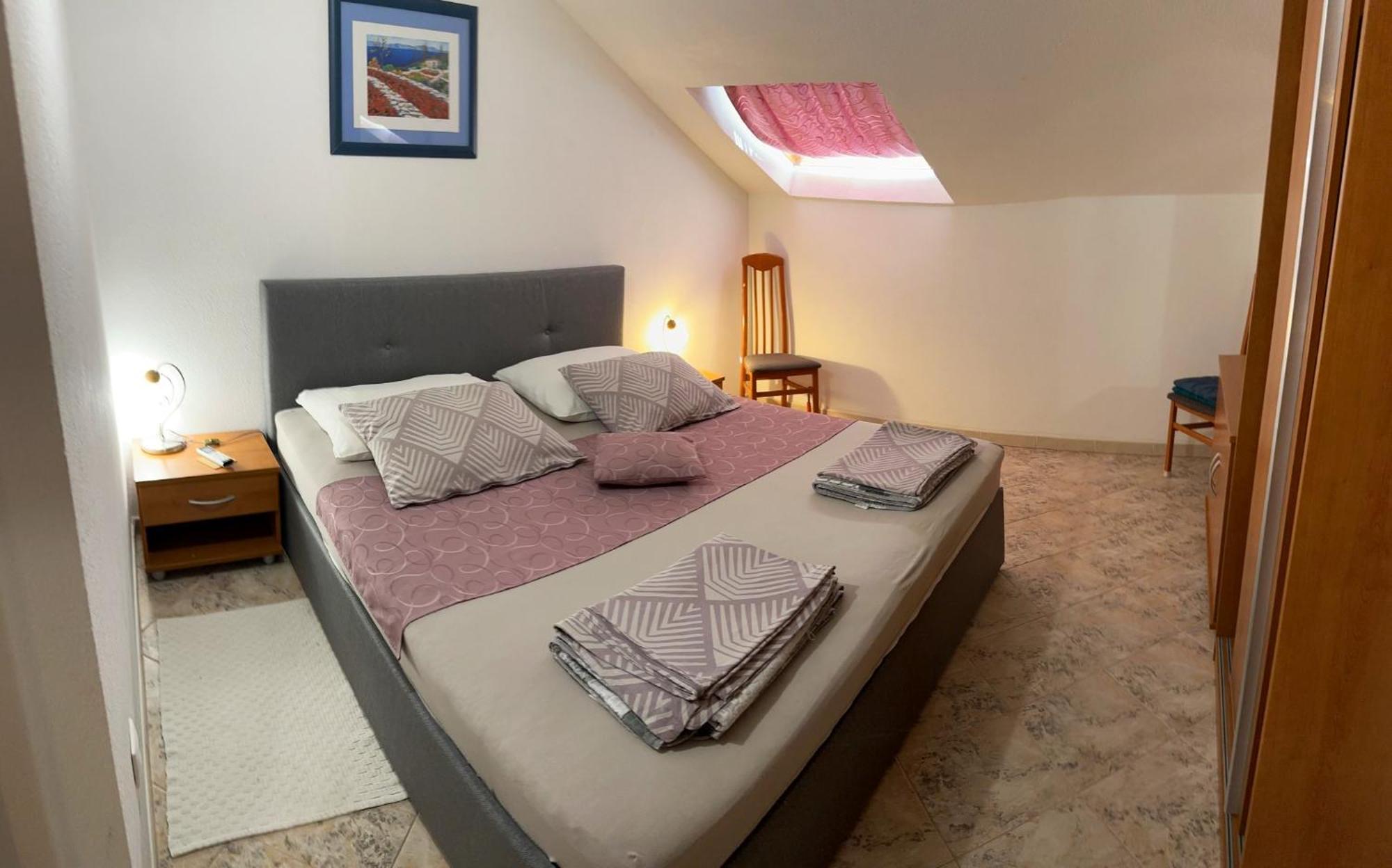 Apartments Grgic Zrnovo Exterior photo
