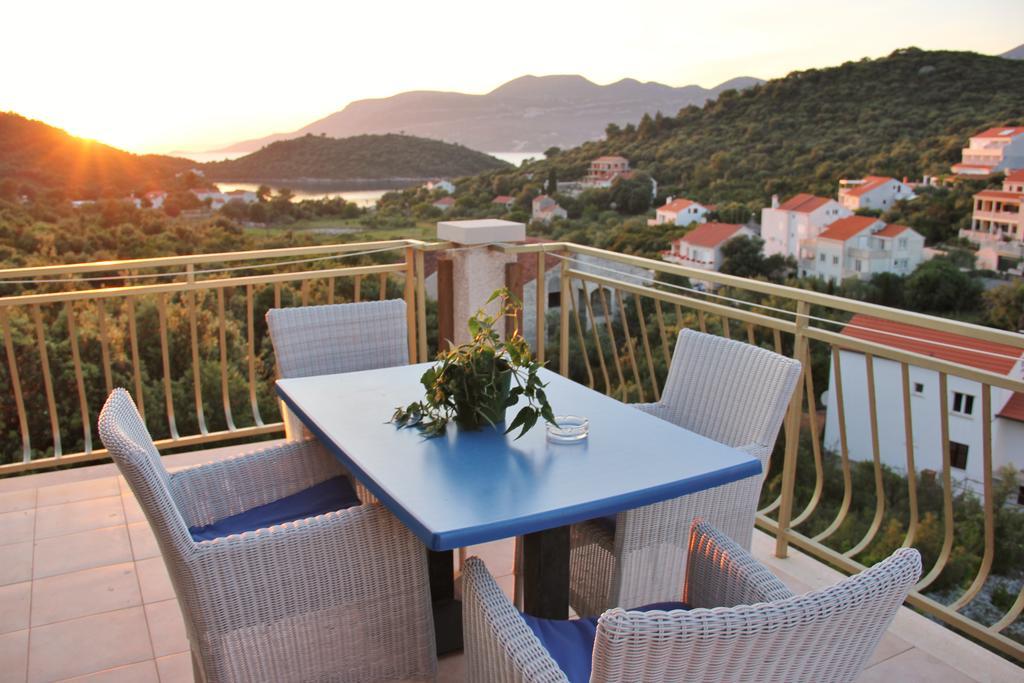 Apartments Grgic Zrnovo Exterior photo